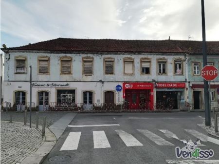 Imóvel espaçoso para reformar, ideal para projeto de investimento