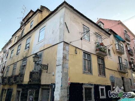 Prédio de uso misto à venda na rua da Rosa, 121 1200-222 Lisboa
