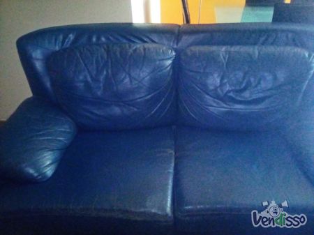 Conjunto de sofás em pele azul