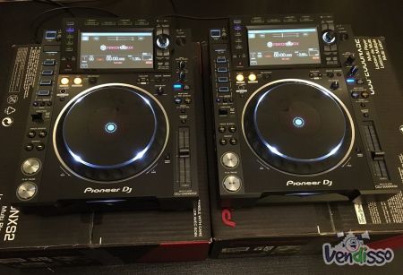 Pioneer CDJ-3000 Multi-Player / Pioneer DJM-A9 DJ Mixer/ Pioneer DJ DJM-V10
