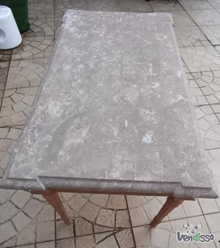 Mesa de Centro com Tampo  em Mármore