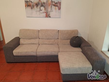 Sofá 3 lugares + 2 tapetes cinzento 